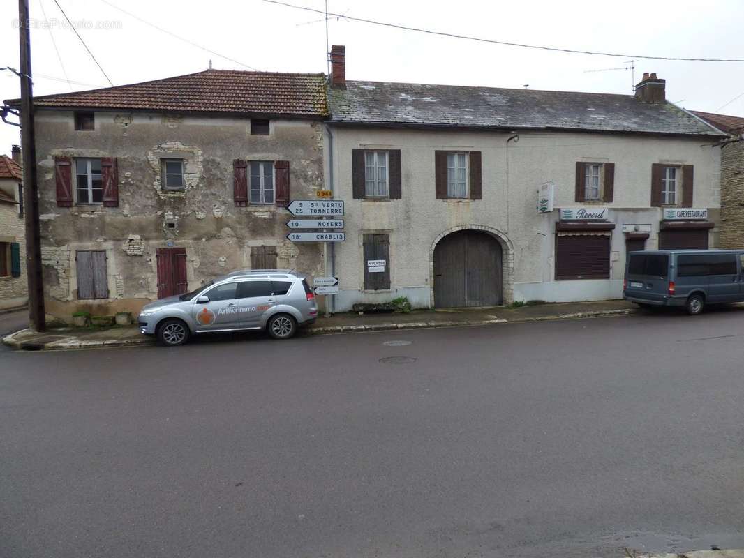 Maison à NOYERS