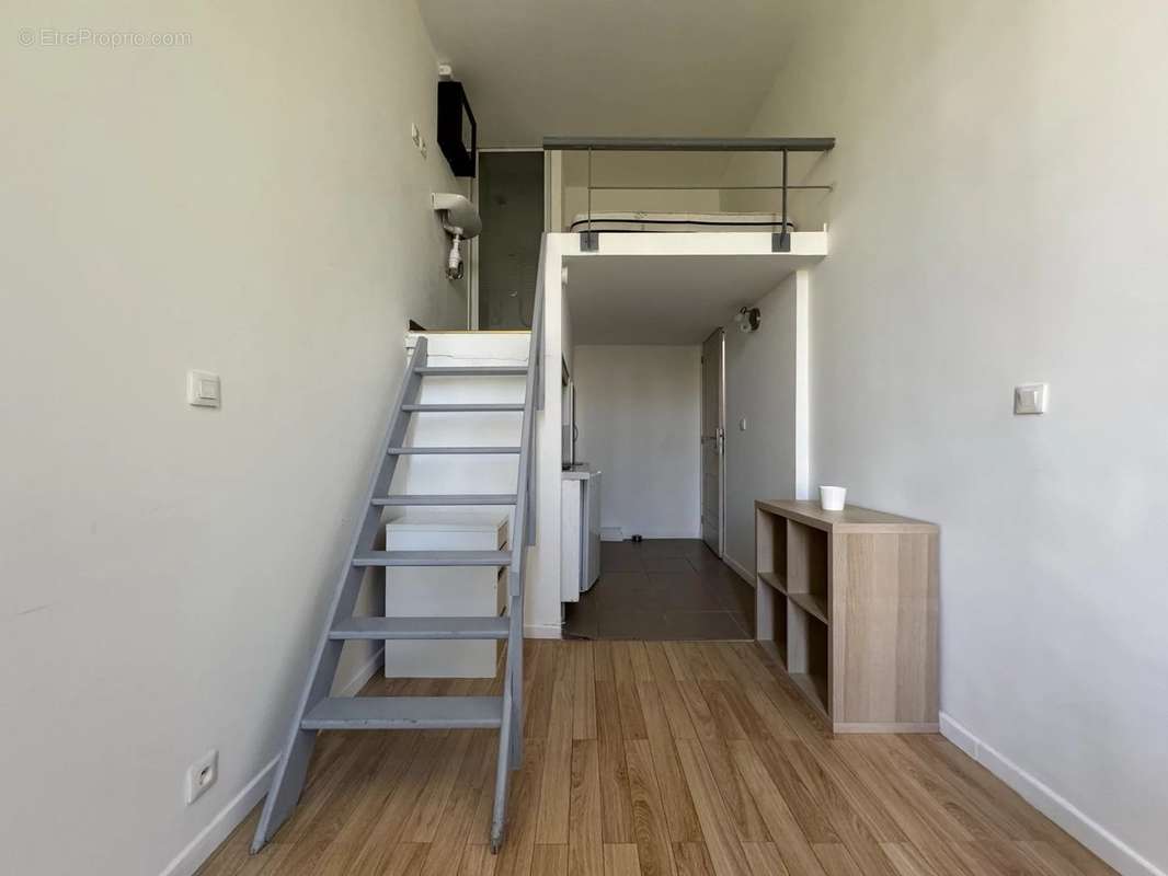 Appartement à MARSEILLE-1E