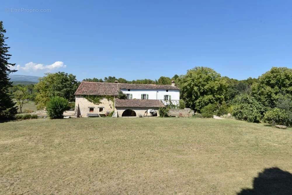 Maison à TOURRETTES