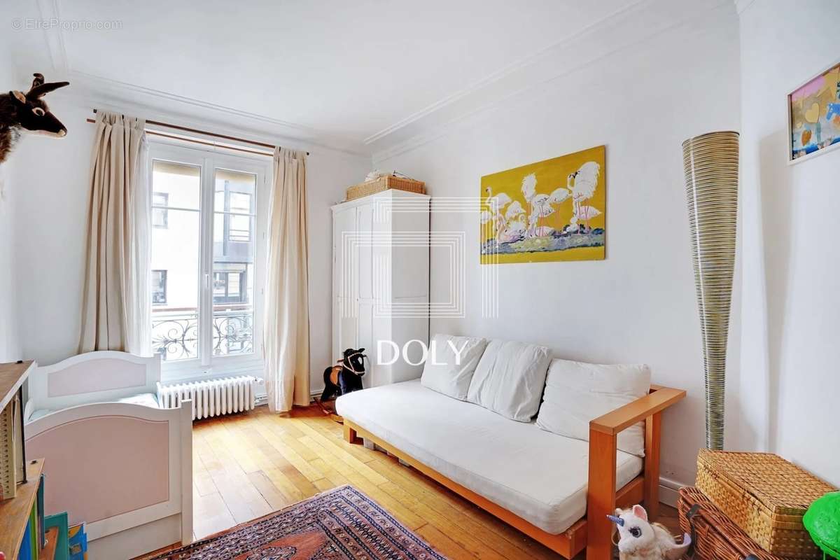 Appartement à PARIS-19E