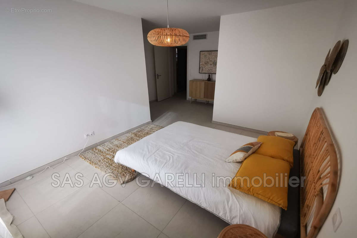 Appartement à HYERES