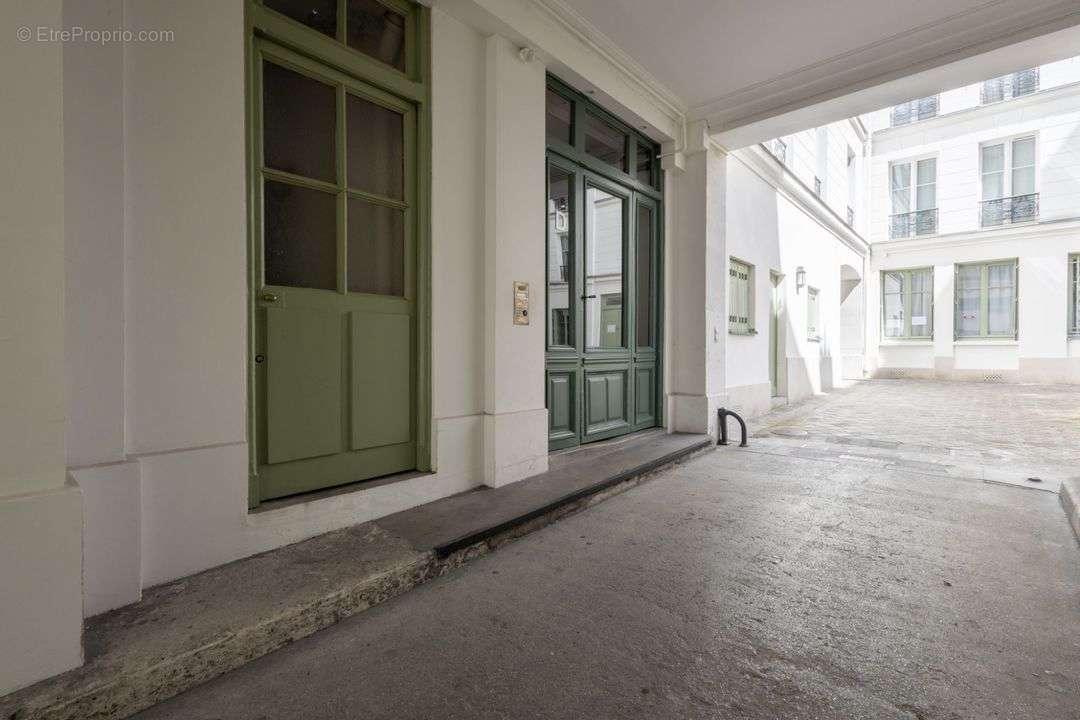 Appartement à PARIS-8E