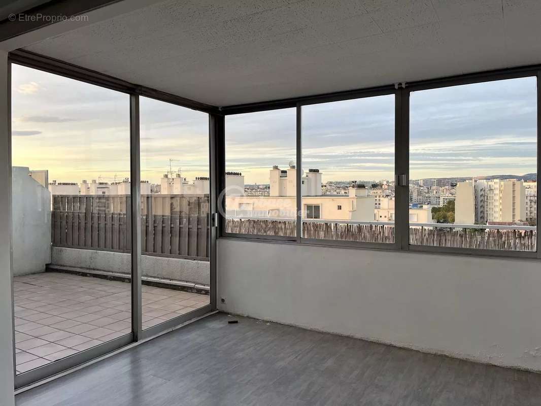 Appartement à MARSEILLE-5E