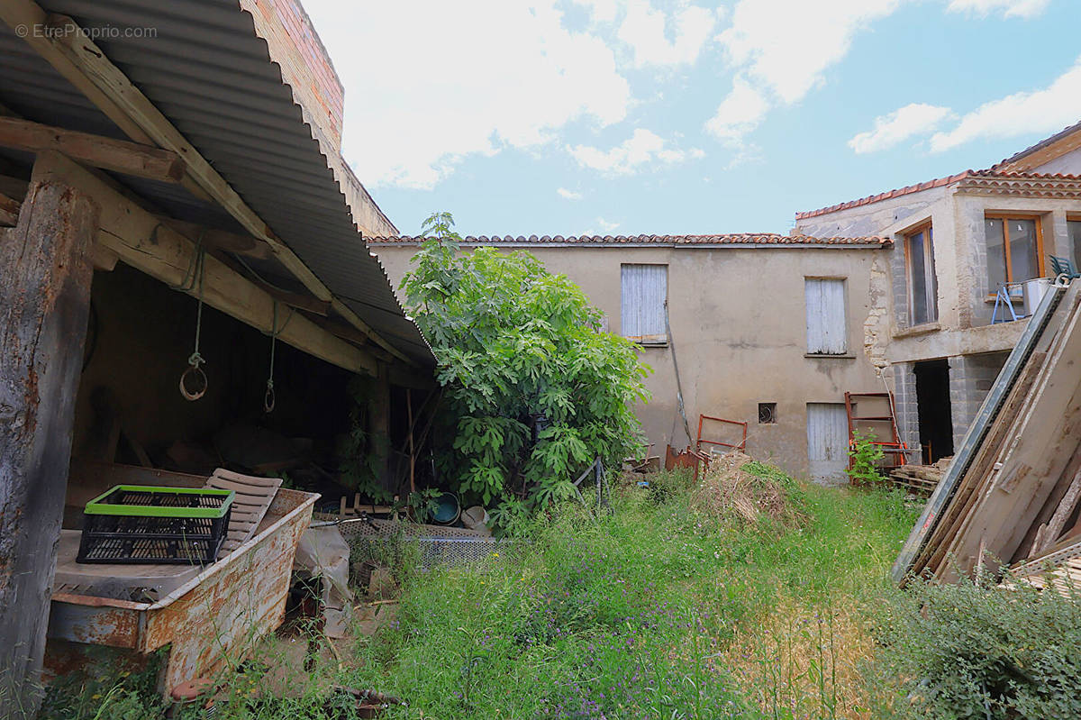 Maison à MAUGUIO