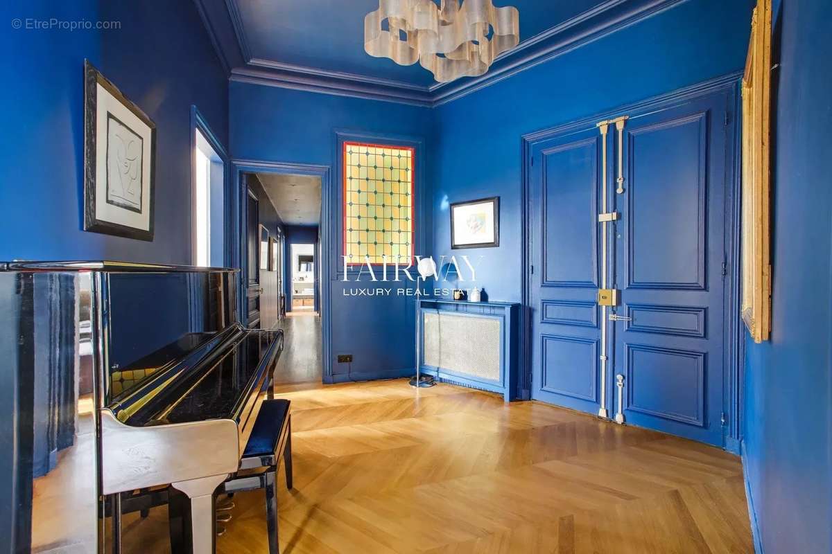 Appartement à PARIS-17E