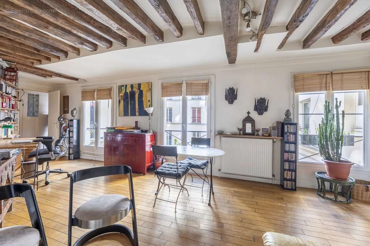 Appartement à PARIS-11E