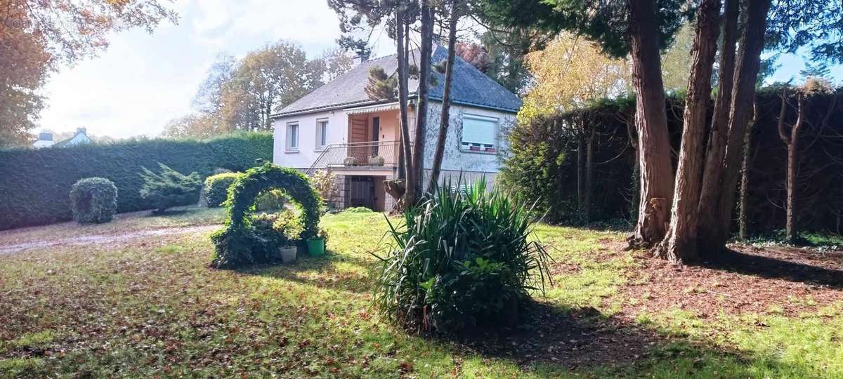 Maison à REGUINY