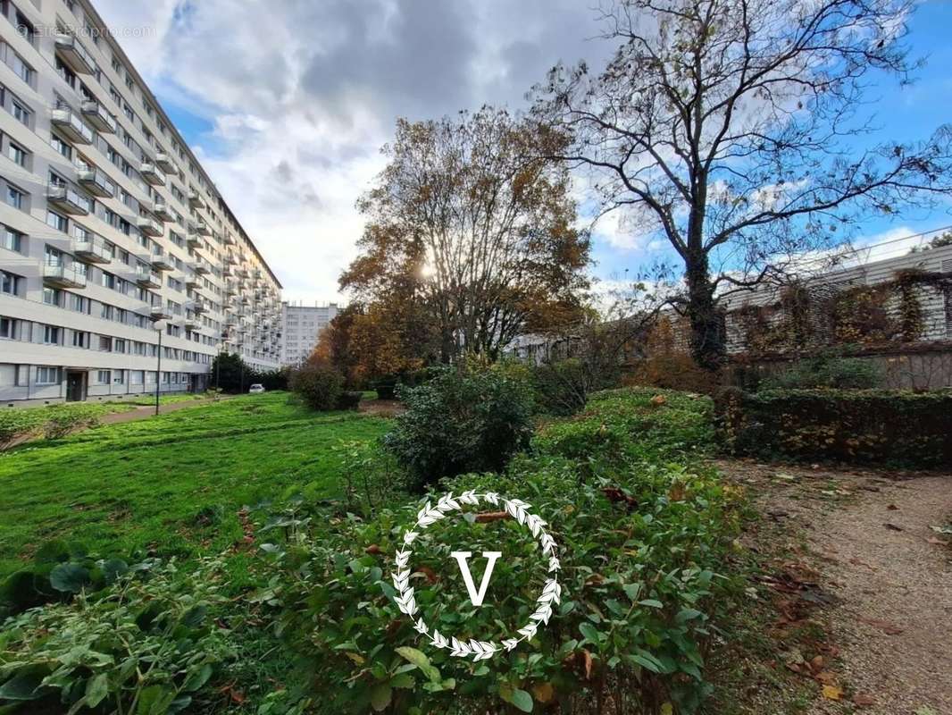 Appartement à MONTROUGE