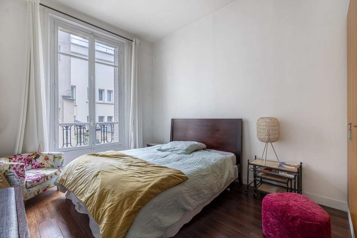 Appartement à PARIS-17E