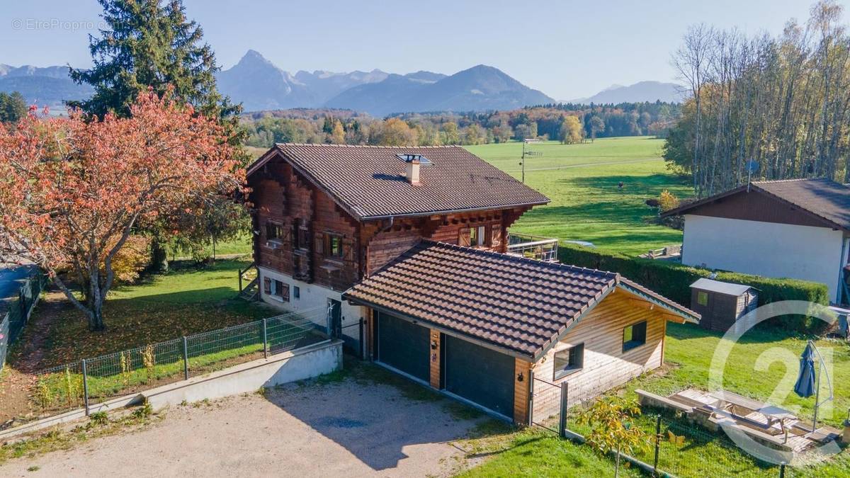 Maison à LARRINGES