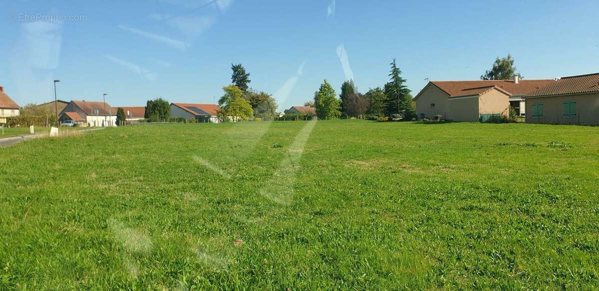 Terrain à ARNAC-LA-POSTE