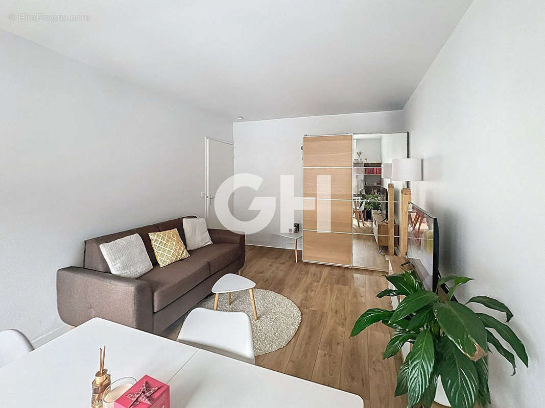 Appartement à PARIS-12E