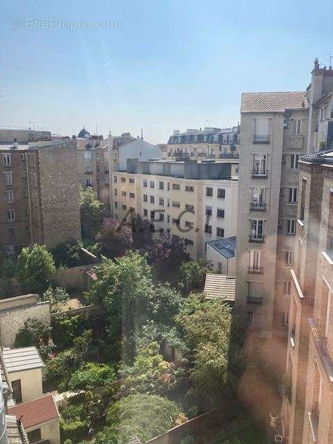 Appartement à COURBEVOIE