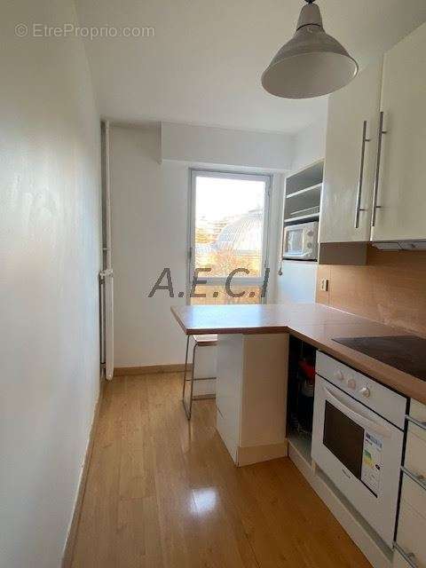 Appartement à COURBEVOIE