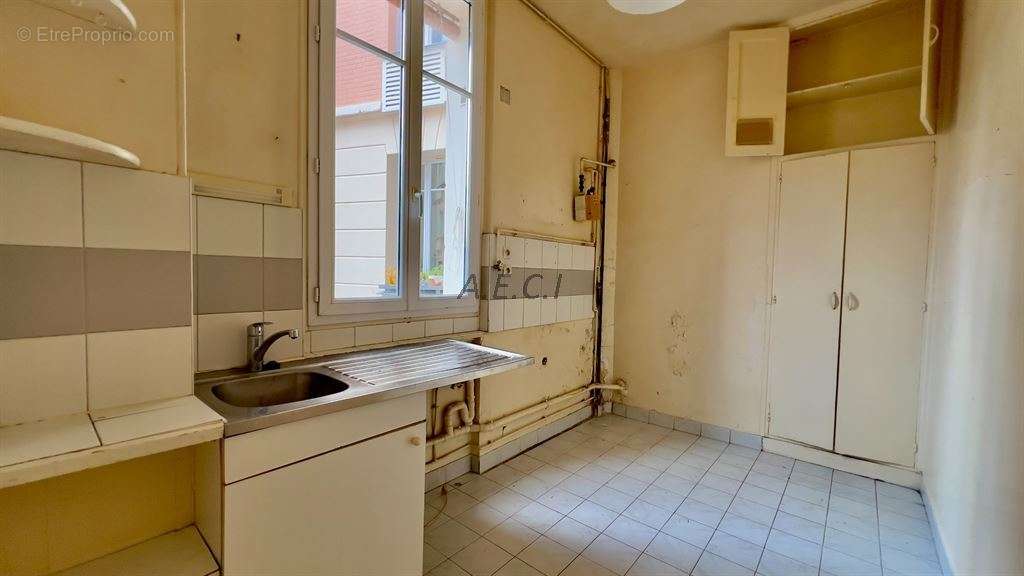 Appartement à COURBEVOIE