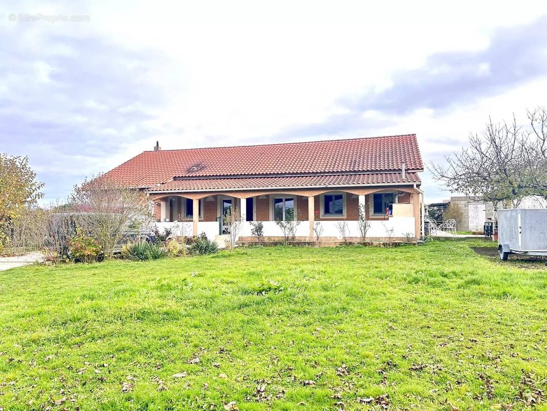 Maison à PAJAY