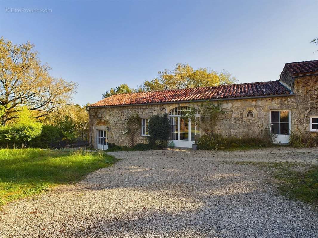 Maison à MONTCABRIER