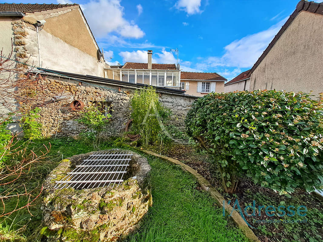 Maison à SAINT-GERMAIN-LES-ARPAJON