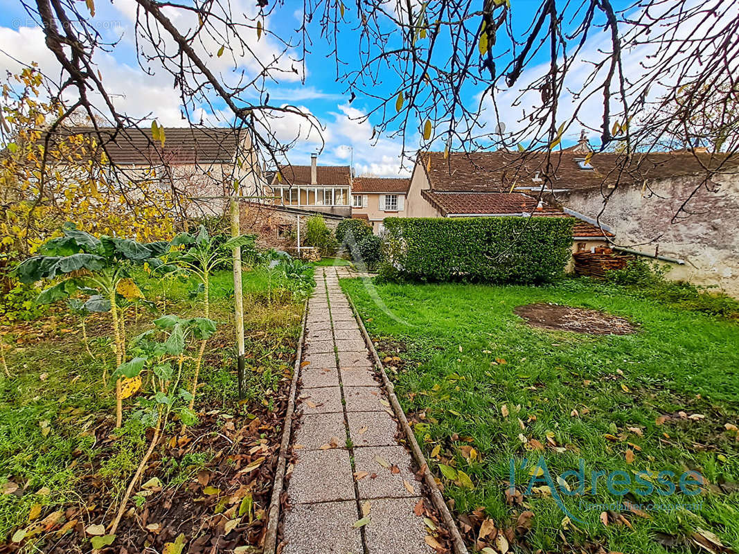 Maison à SAINT-GERMAIN-LES-ARPAJON