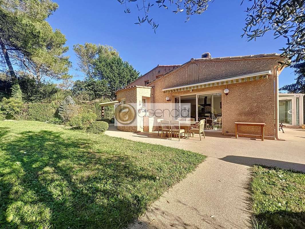 Appartement à MOUGINS