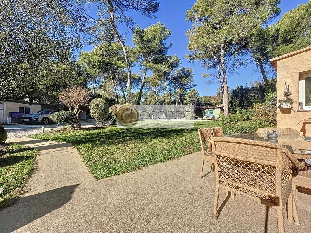 Appartement à MOUGINS