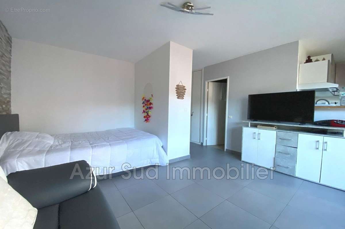 Appartement à VALLAURIS