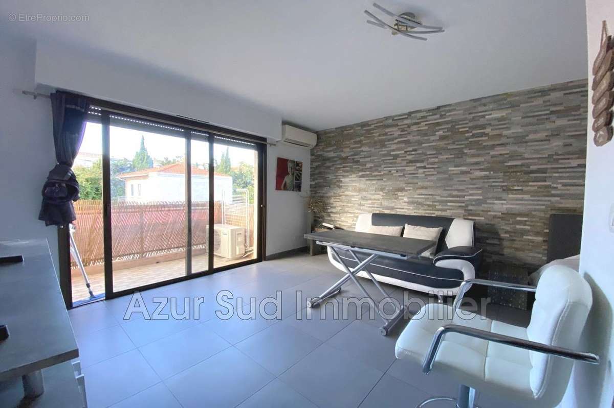 Appartement à VALLAURIS