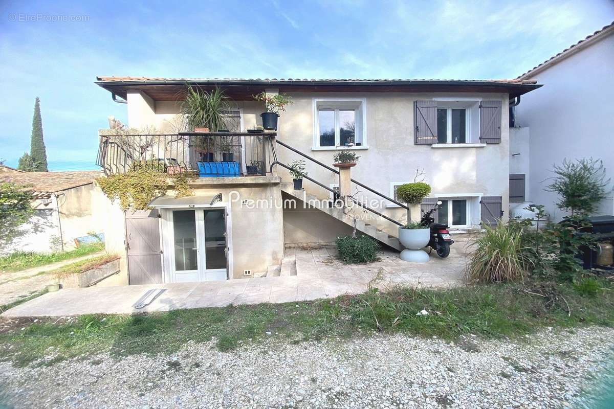 Appartement à LE PUY-SAINTE-REPARADE