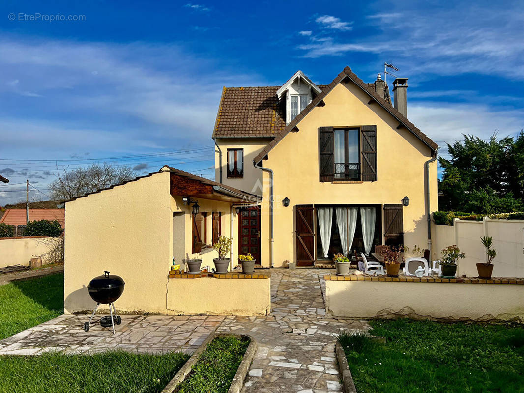 Maison à PONTOISE