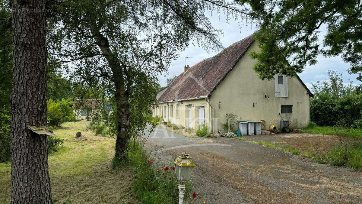 Maison à LUIGNY