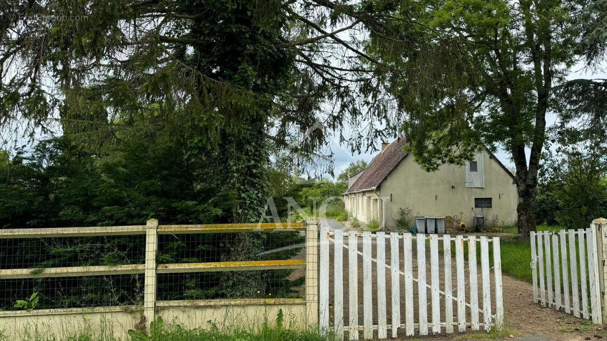 Maison à LUIGNY