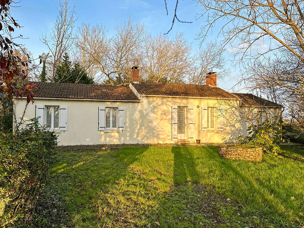 Maison à LE PERRIER