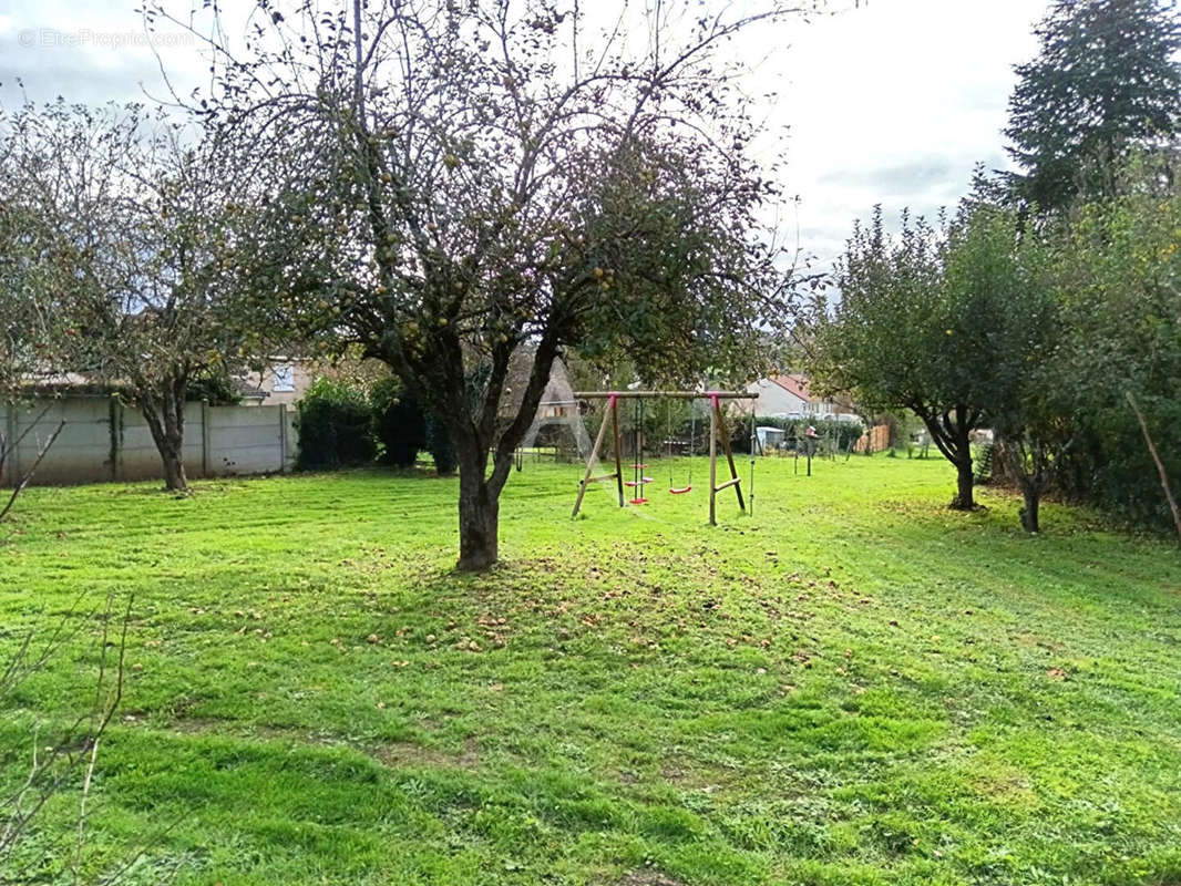 Maison à BELLAC