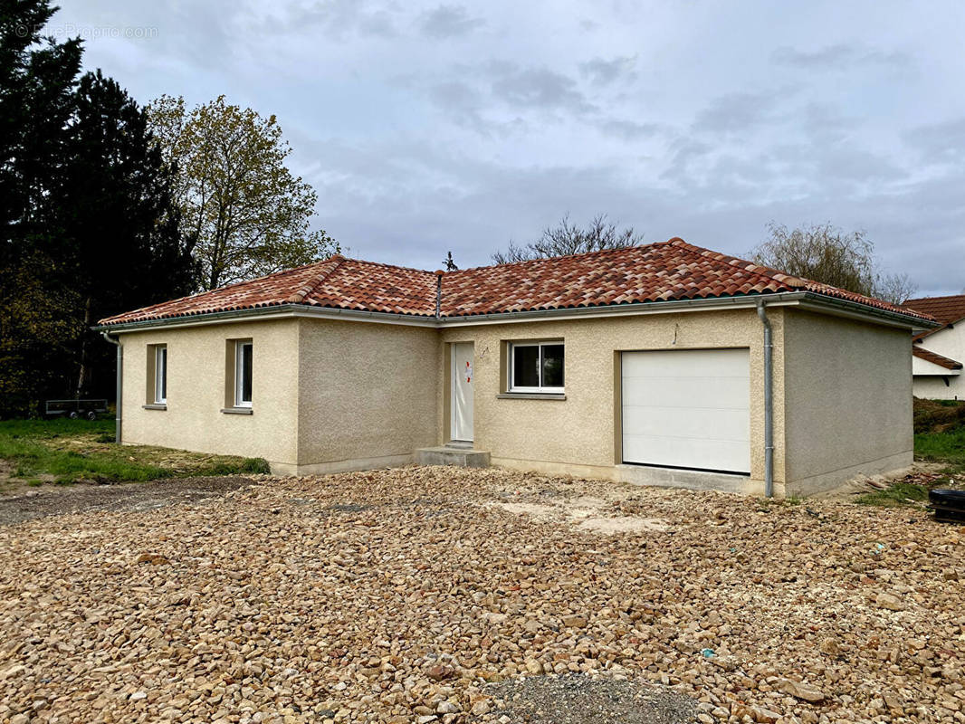 Maison à L&#039;ABERGEMENT-DE-CUISERY