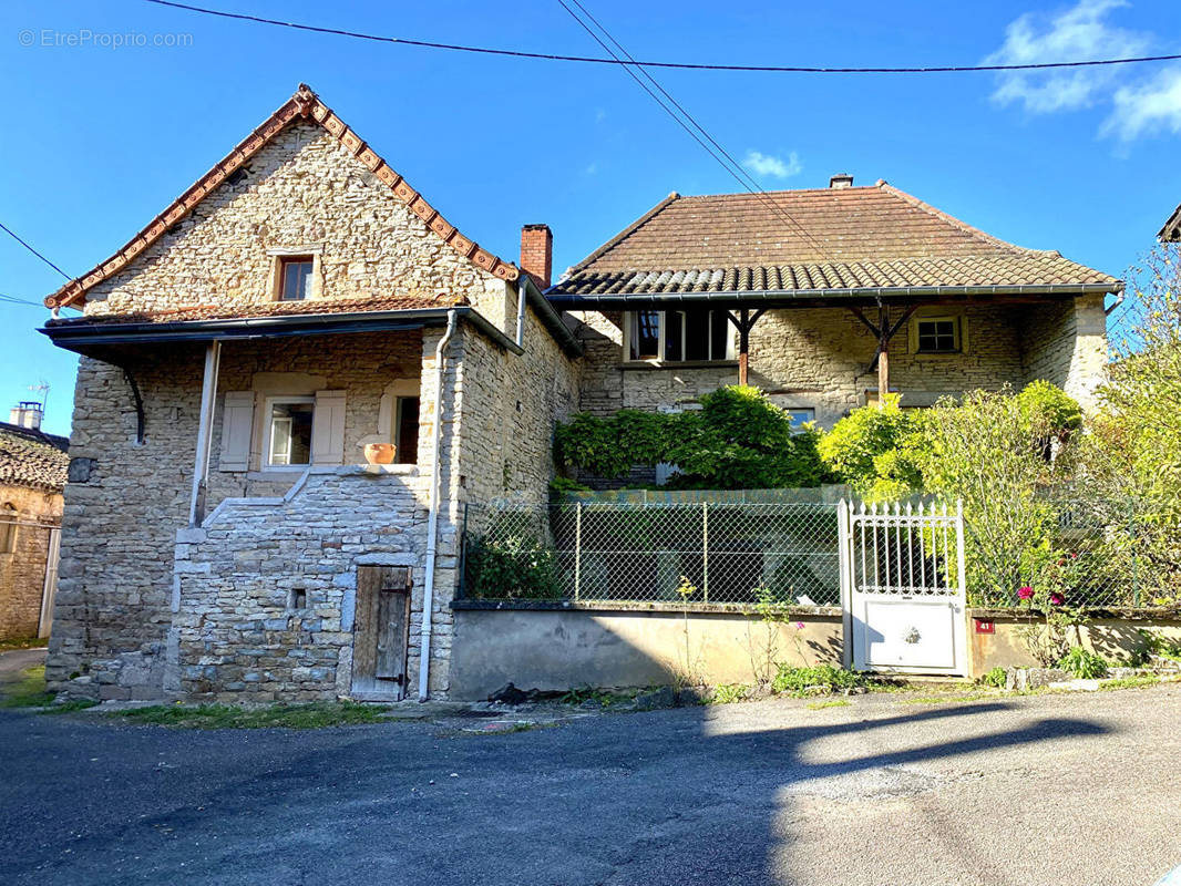 Maison à CRUZILLE