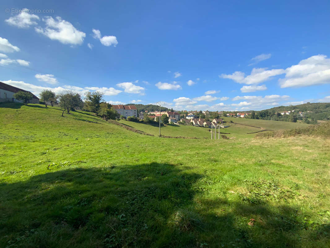 Terrain à MONTCENIS