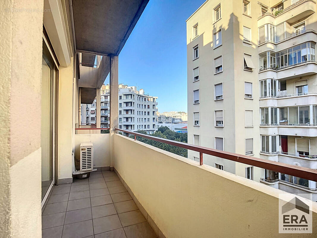 Appartement à MARSEILLE-4E