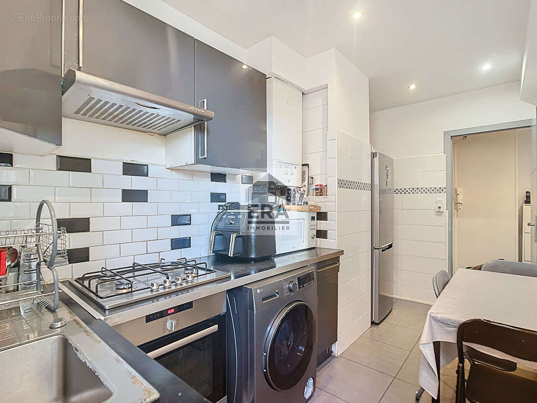 Appartement à MARSEILLE-4E