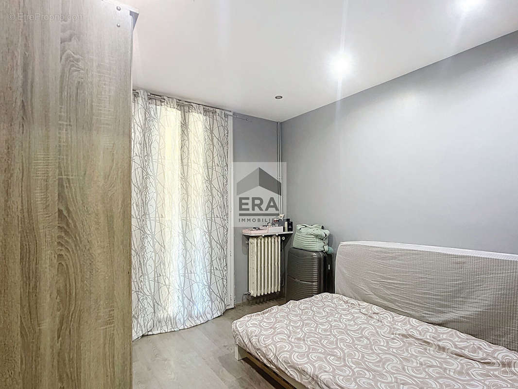 Appartement à MARSEILLE-4E