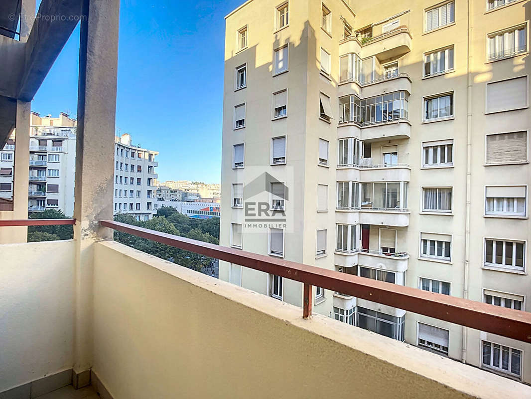 Appartement à MARSEILLE-4E