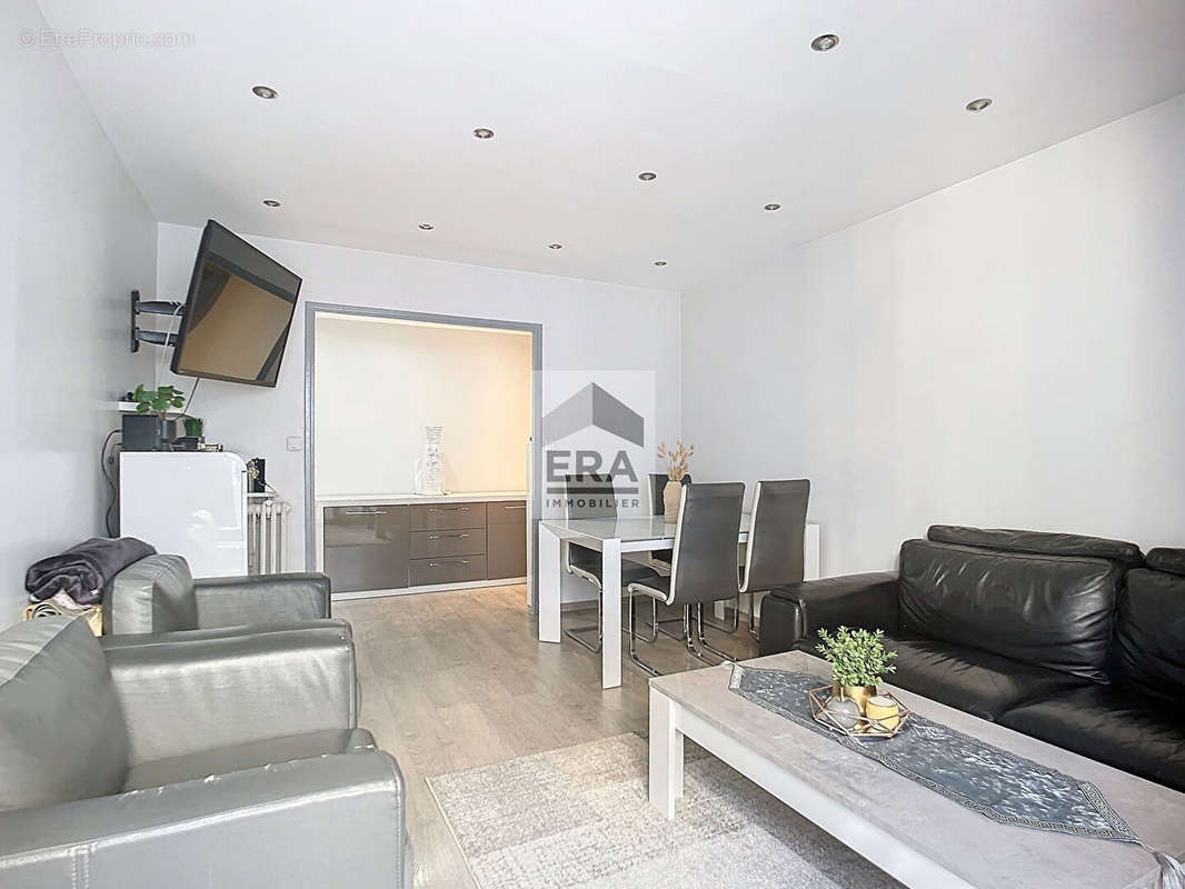 Appartement à MARSEILLE-4E