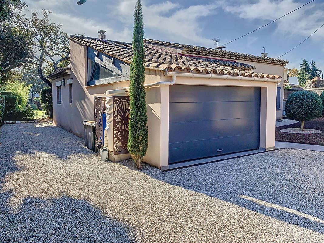 Maison à VILLENEUVE-LES-AVIGNON