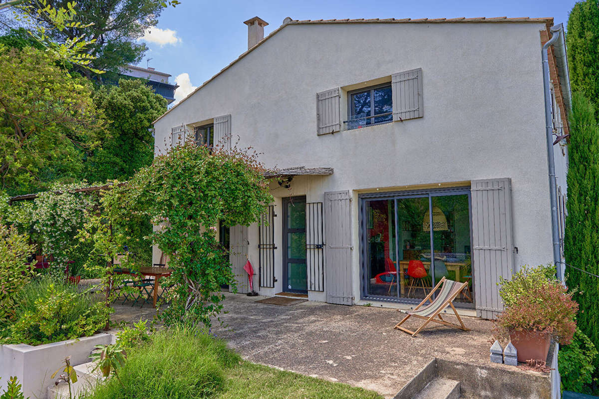 Maison à VILLENEUVE-LES-AVIGNON