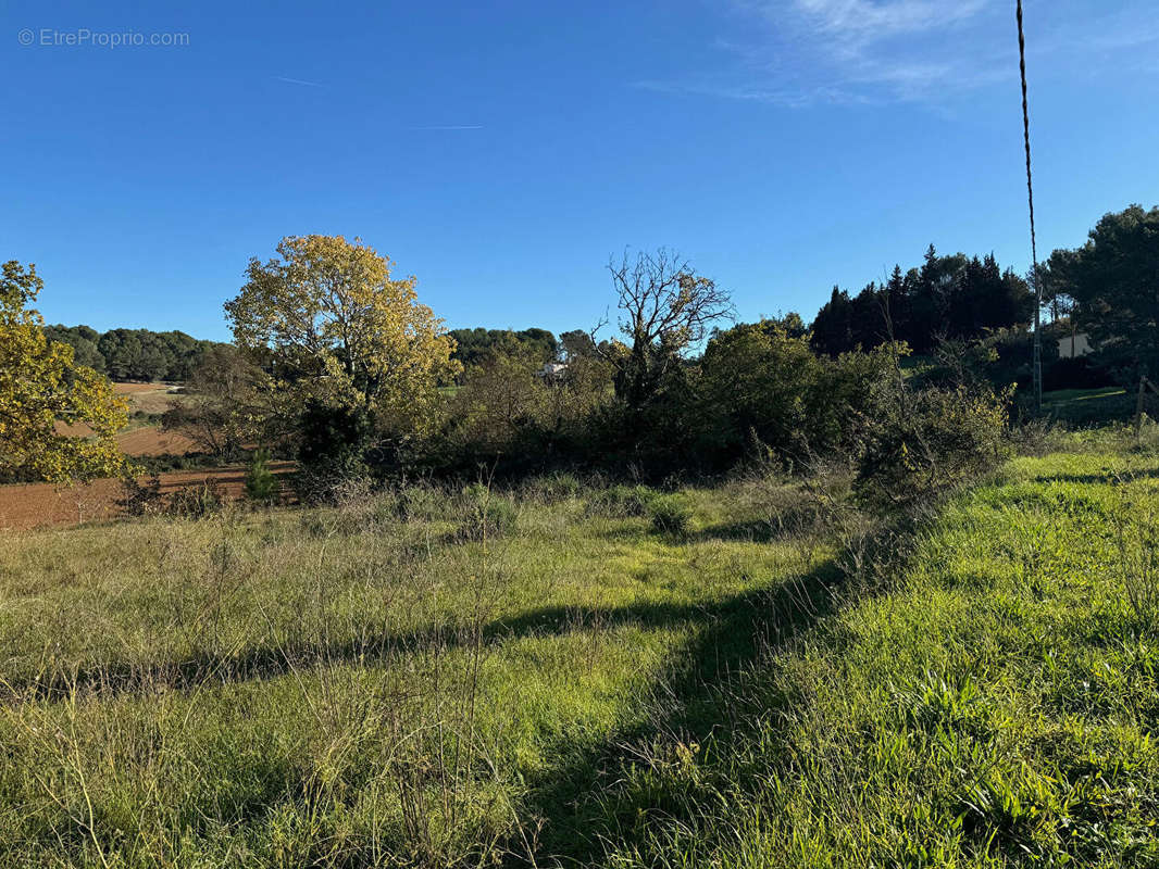 Terrain à AIX-EN-PROVENCE