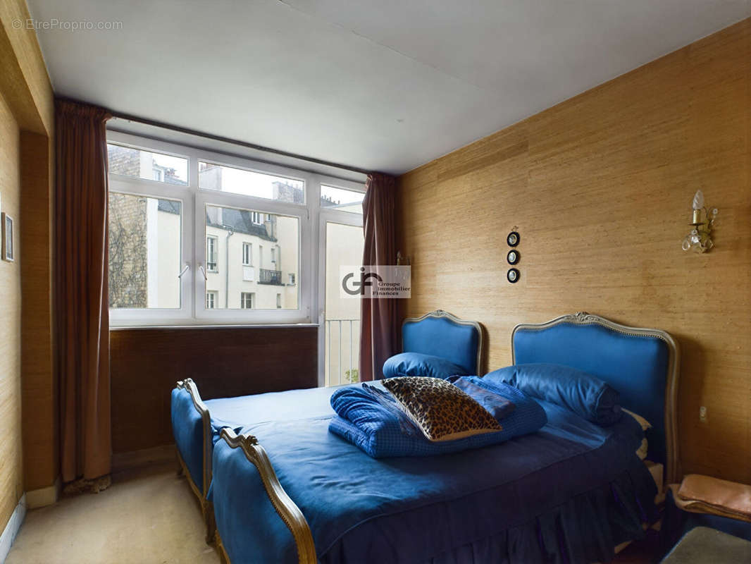 Appartement à PARIS-16E