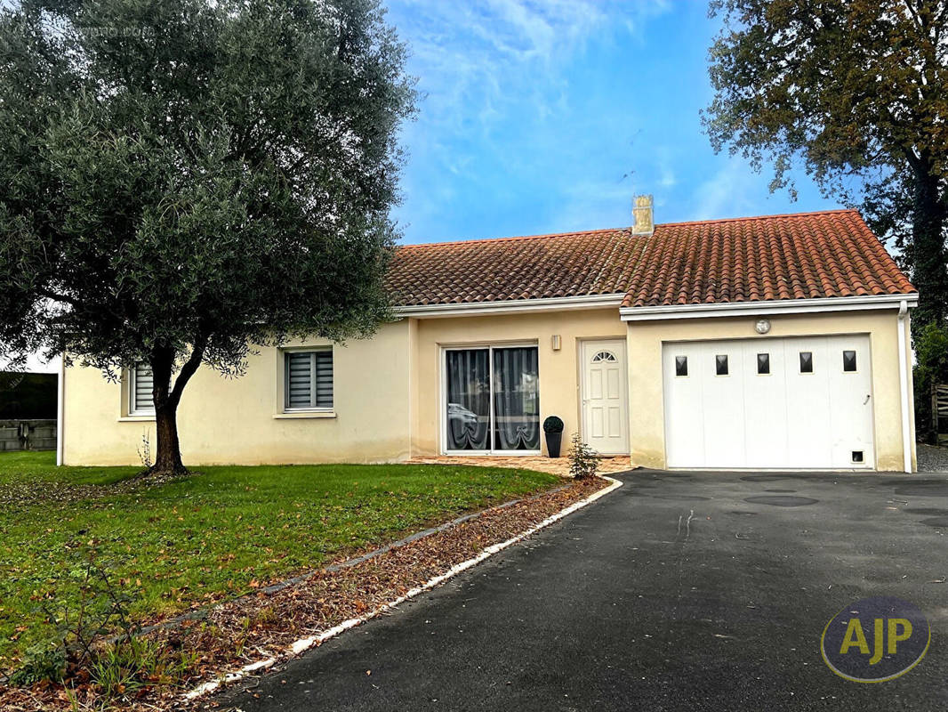 Maison à BEGROLLES-EN-MAUGES