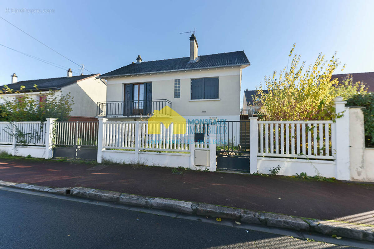 Maison à SAINT-MICHEL-SUR-ORGE