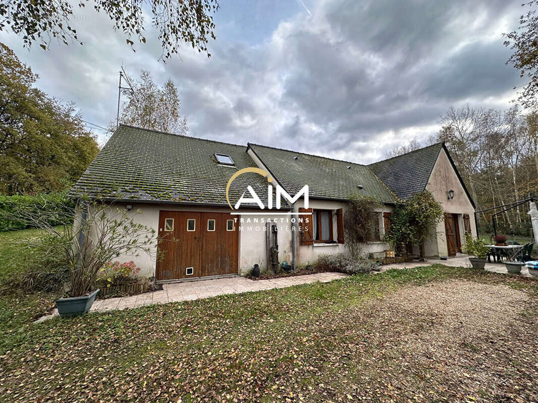 Maison à SAINT-OUEN-LES-VIGNES