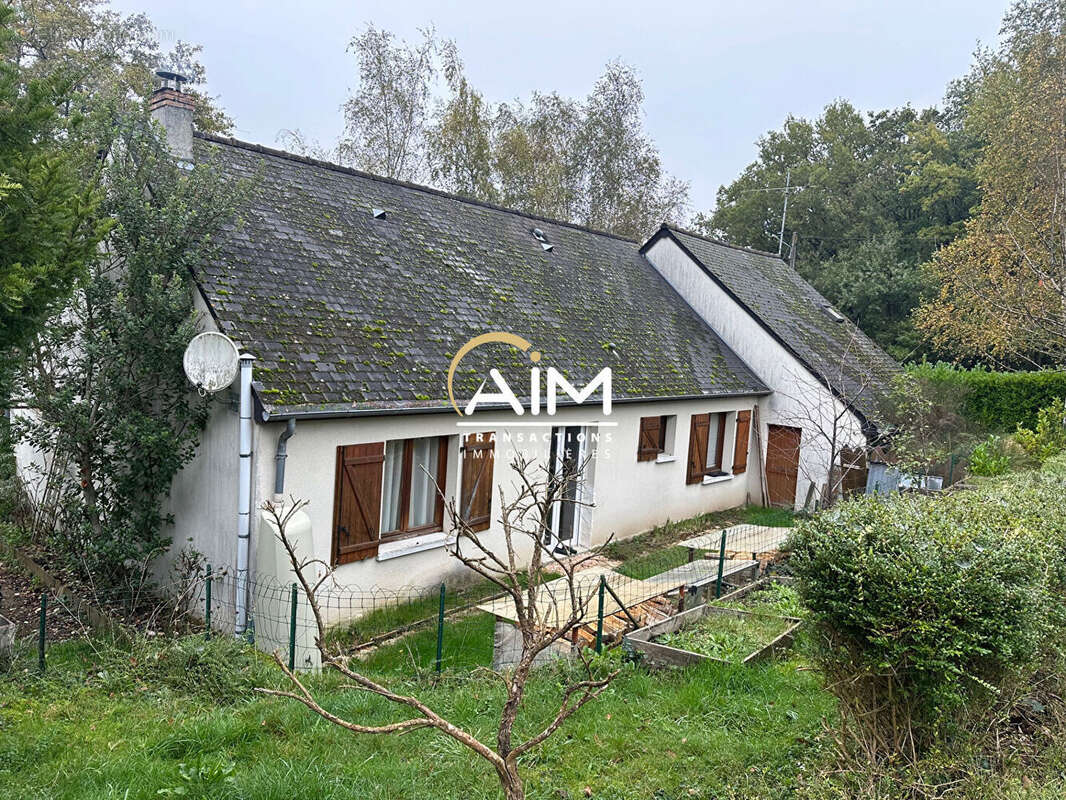 Maison à SAINT-OUEN-LES-VIGNES