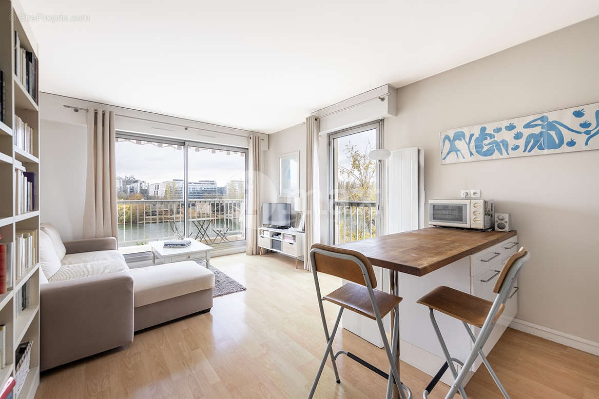 Appartement à COURBEVOIE